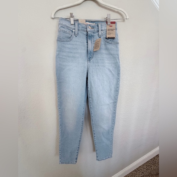 Levi's Denim - Levi’s high-waisted mom jeans